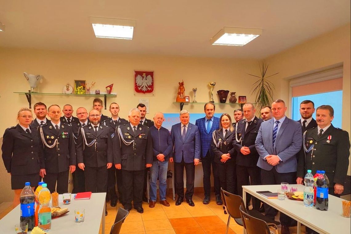Zebranie Zarządu Oddziału Miejskiego ZOSP RP w Krośnie. Strażackie podziękowania dla inspektora