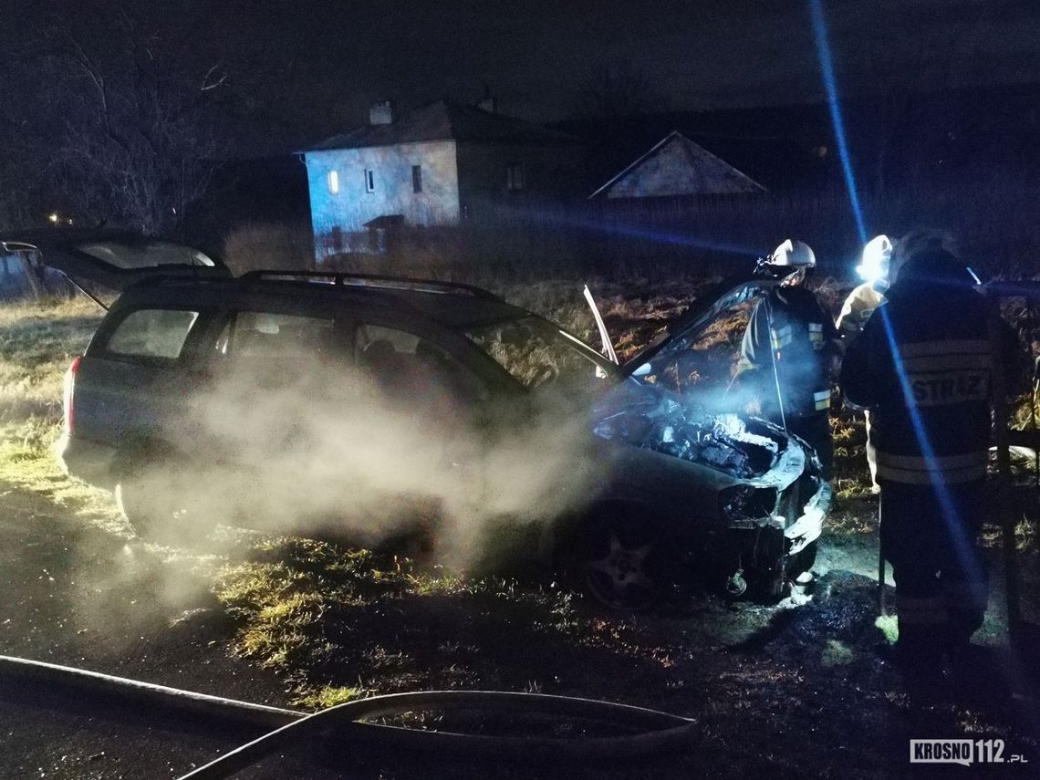 Żeglce. Pożar samochodu w wigilijny wieczór