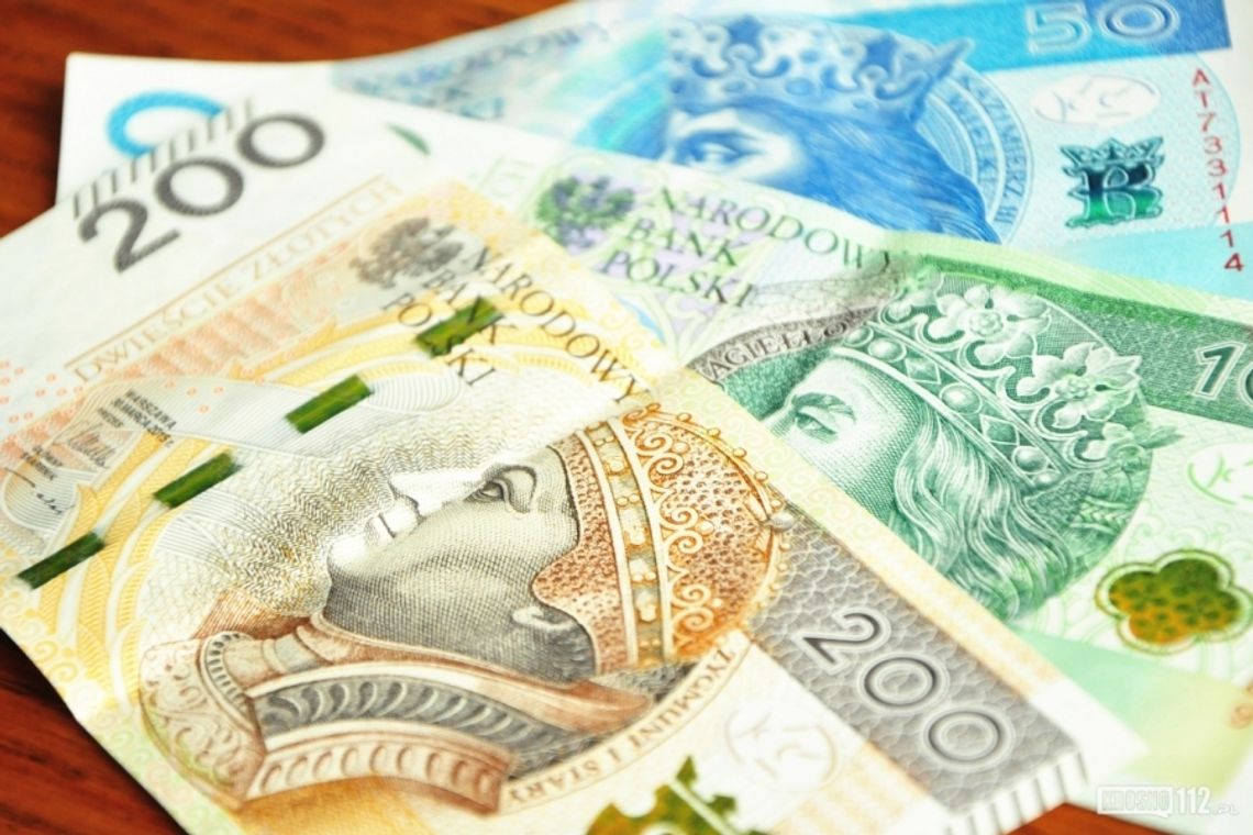 ? Znaleziono portfel z pewną sumą pieniędzy