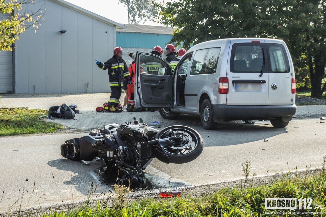 ZRĘCIN: Krytyczny stan motocyklisty po zderzeniu z samochodem