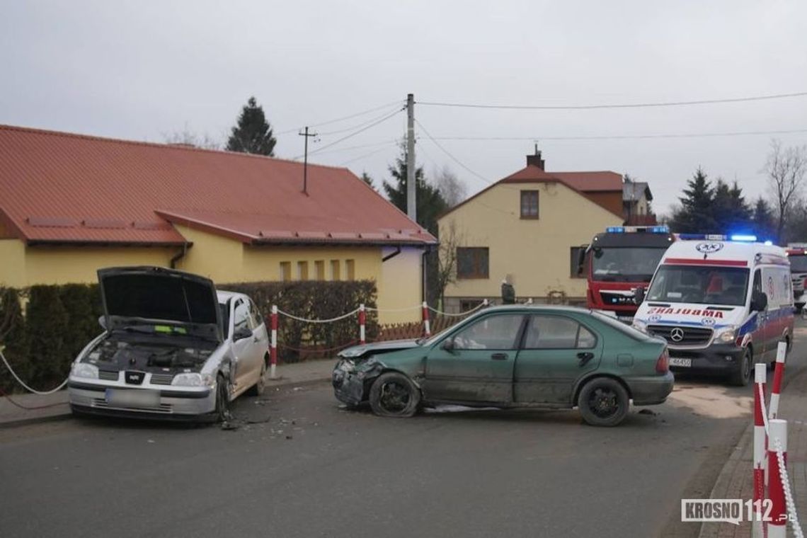 ZRĘCIN: Zderzenie dwóch samochodów na skrzyżowaniu