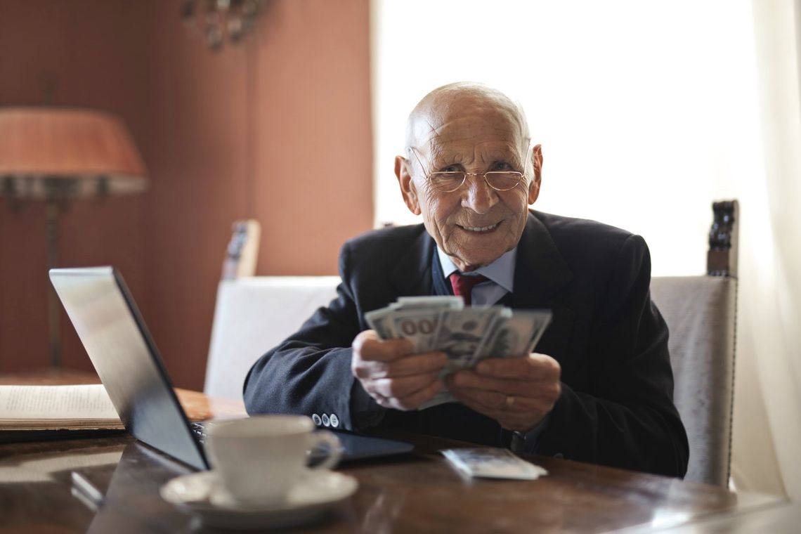 ZUS apeluje do seniorów w sprawie czternastych emerytur