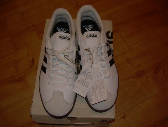 Sprzedam buty adidas court base r46.