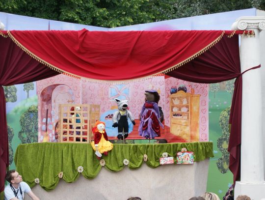 "Jaś i Małgosia" - Bajkowa scena "Jaś i Małgosia" - Bajkowa scena