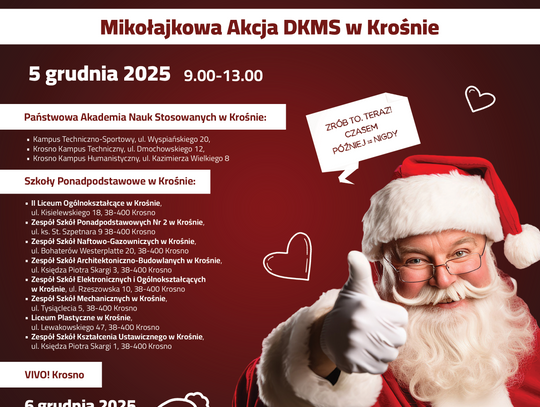 Mikołajkowa Akcja DKMS w Krośnie Mikołaj z uśmiechem z gestem thumbs up.