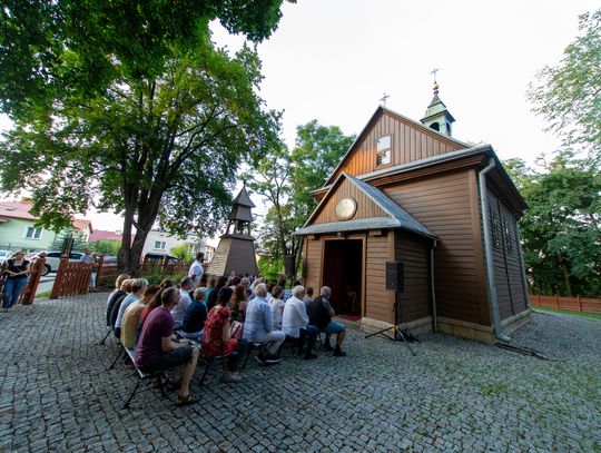 Smyczki na Wojciechu - Muzyczna podróż od Bacha do Beatlesów Smyczki na Wojciechu - Muzyczna podróż od Bacha do Beatlesów