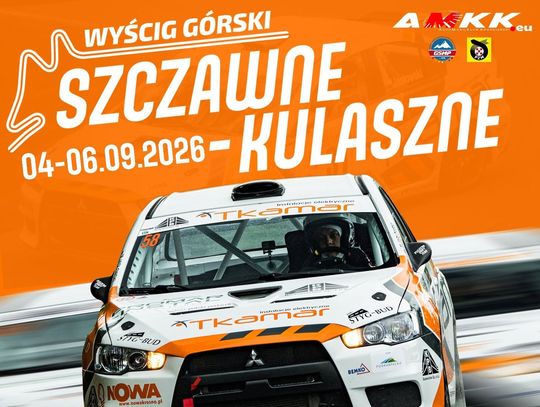 Plakat wydarzenia Wyścig Górski Szczawne-Kulaszne z samochodem wyścigowym na pomarańczowym tle