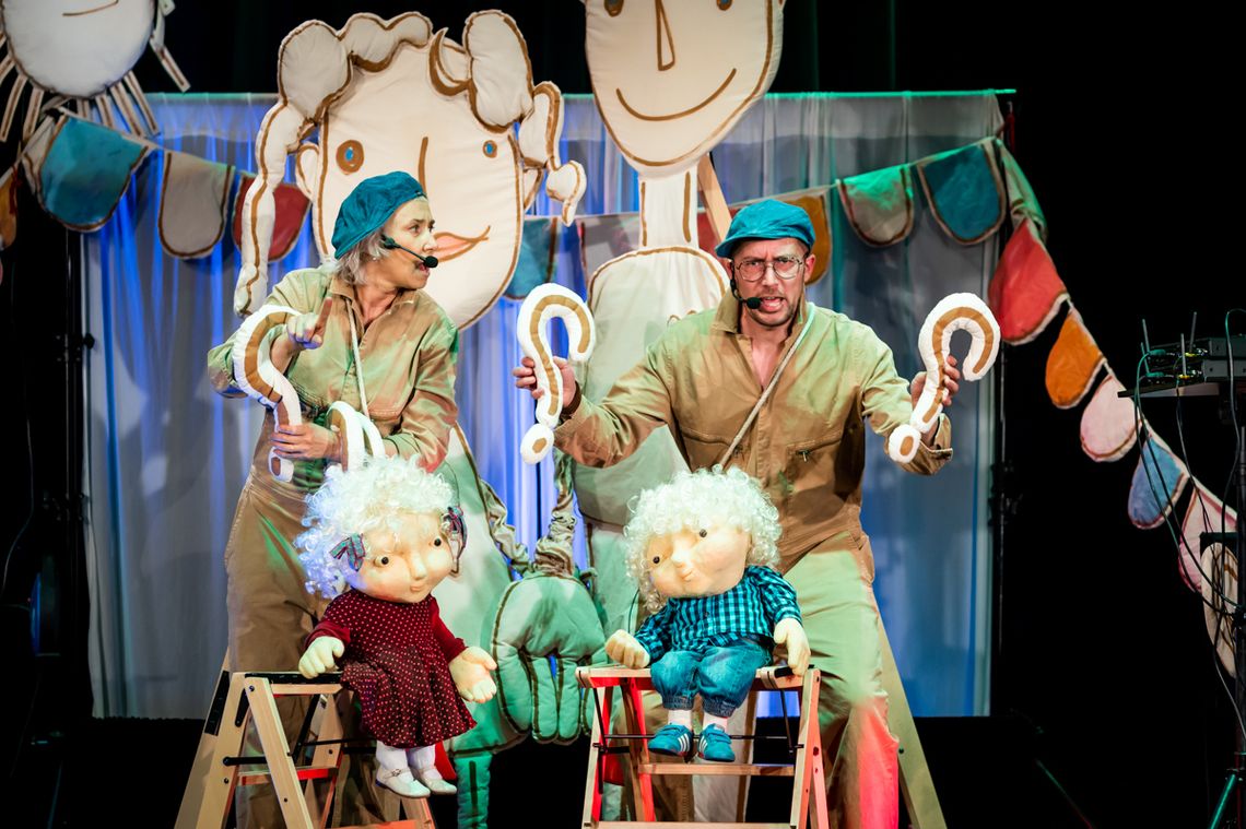 Cykl spektakli familijnych "Bajkowa Scena" - „Sokrates w piaskownicy” Cykl spektakli familijnych "Bajkowa Scena" - „Sokrates w piaskownicy”