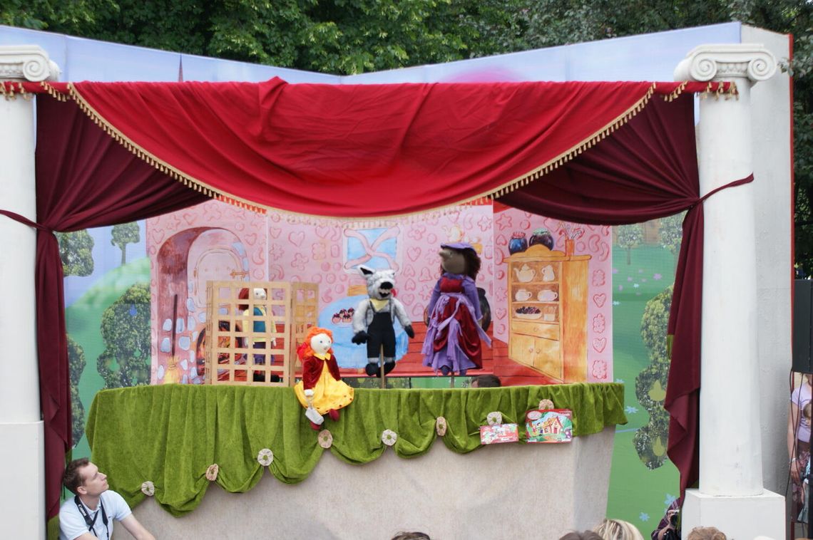 "Jaś i Małgosia" - Bajkowa scena "Jaś i Małgosia" - Bajkowa scena