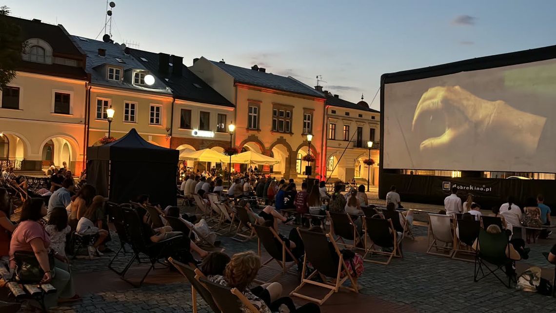 Lato w mieście: bezpłatne warsztaty, potańcówki i kino pod chmurką przez całe wakacje