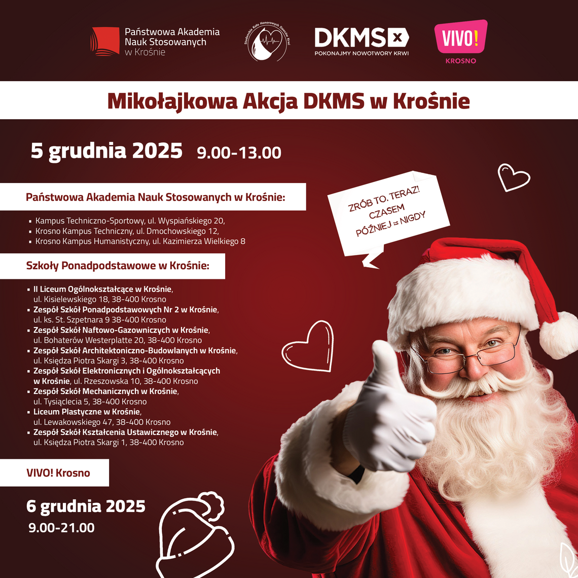 Mikołajkowa Akcja DKMS w Krośnie Mikołaj z uśmiechem z gestem thumbs up.