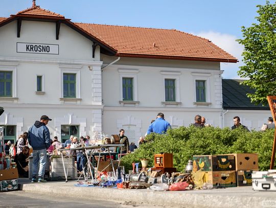 Majowy Jarmark Staroci i Rękodzieła przed Etnocentrum Ziemi Krośnieńskiej