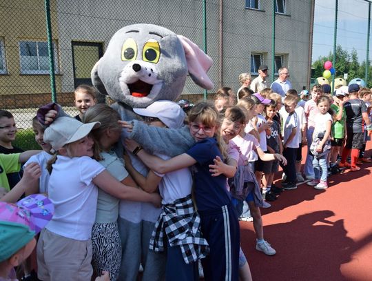Dzień Dziecka w ZSP Rymanów z rywalizacją, zabawą i pokazem strażaków