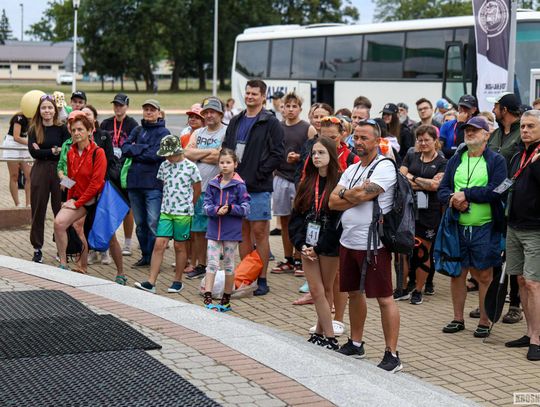Kajakarze płyną Wisłokiem. Trwa IV Krośnieński Spływ Kajakowy [ZDJĘCIA]