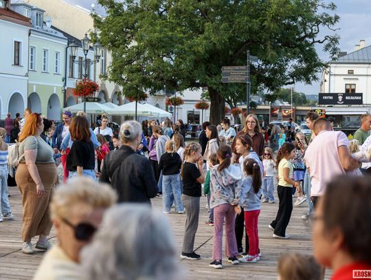 Potańcówka ponownie roztańczyła krośnieński Rynek [ZDJĘCIA]