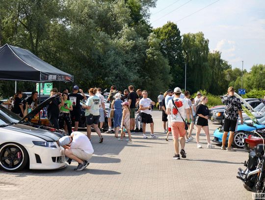 Moto Na Cztery Łapy w Krośnie. Motoryzacja i pomoc zwierzętom połączyły pasjonatów [ZDJĘCIA]