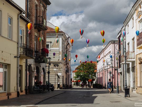 Balony zawisły nad wjazdem do Rynku