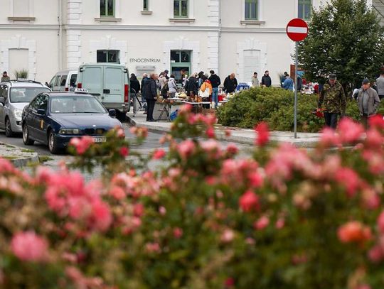 Stare przedmioty, rękodzieło i pamiątki. Jarmark przy Etnocentrum [ZDJĘCIA]