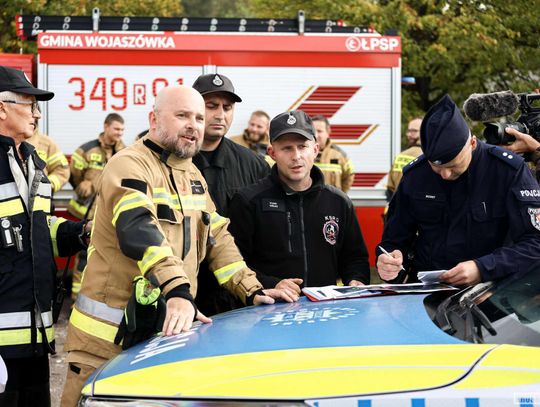 Strażacy i policjanci ćwiczyli pod Zamkiem Kamieniec [ZDJĘCIA]